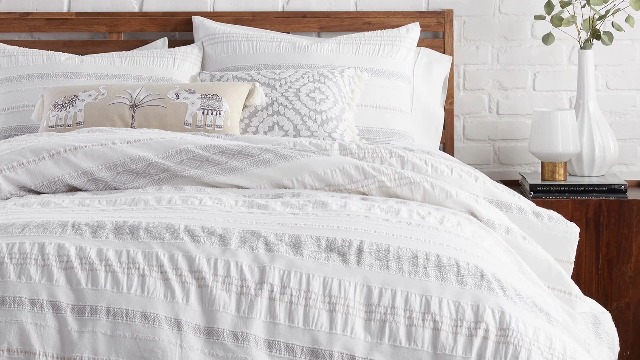 Amazon.com: Levtex Home - Pickford Duvet Cover Set - Full/Queen